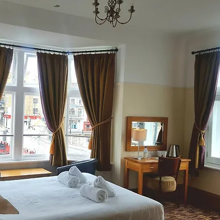 The Dolphin Hotel 3*