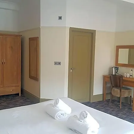 The Dolphin 3*