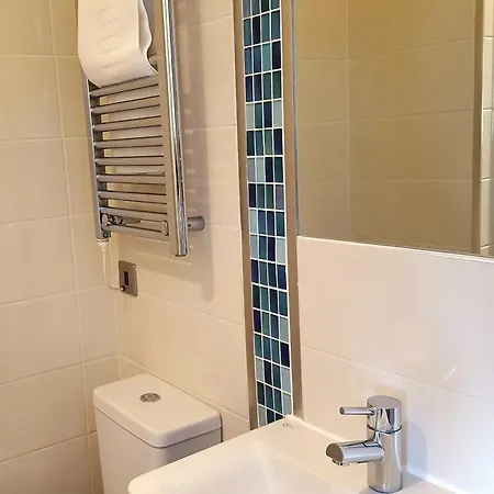 Hotel The Dolphin 3*